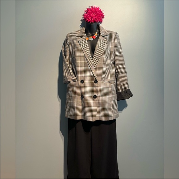 🛑 4/$25 COTTON ON Plaid Blazer - Picture 4 of 10